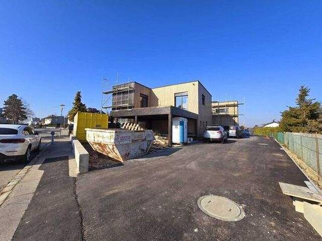 Immobilie in Zwölfaxing - + Das letzte von 4 Häusern + Modern ausgestattetes Einfamilienhaus + Schlüsselfertig + Neubau + NÄHE WIEN + Raumhöhe 3,00m + 4 Zimmer + Wohnessküche - Bild 1