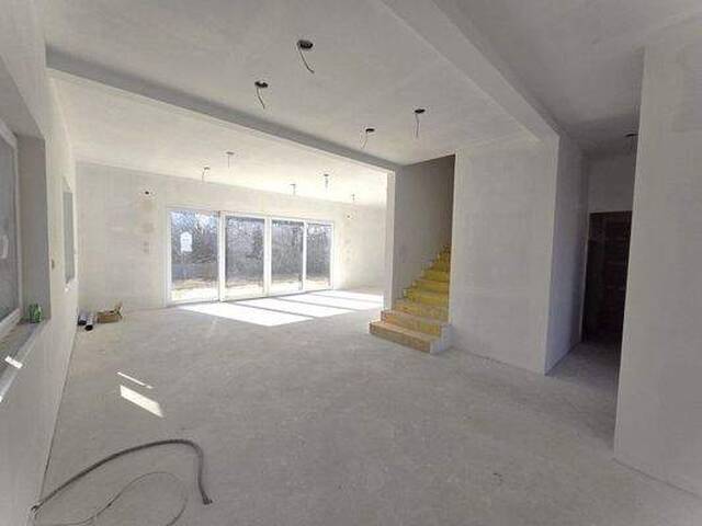 Immobilie in Zwölfaxing - + Das letzte von 4 Häusern + Modern ausgestattetes Einfamilienhaus + Schlüsselfertig + Neubau + NÄHE WIEN + Raumhöhe 3,00m + 4 Zimmer + Wohnessküche - Bild 4