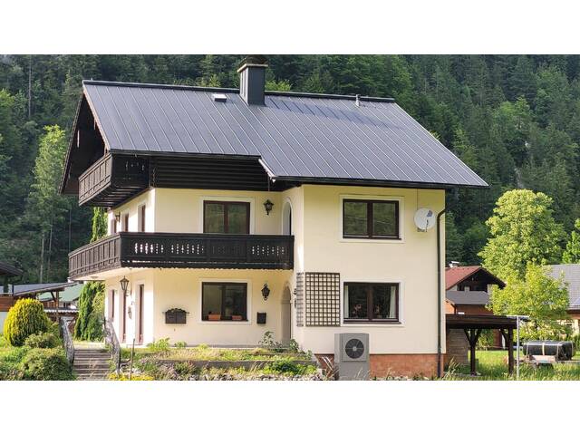 Immobilie in Obertraun - Großzügiges Einfamilienhaus mit 3 Wohnebenen – ideal für Familien oder Mehrgenerationen – in Obertraun - Bild 0