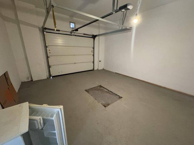 Immobilie in Michelhausen - Miethaus mit 2 neuwertigen Wohnungen im OG und 2 großen Garagen sowie Abstellräumen ebenerdig - Bild 1