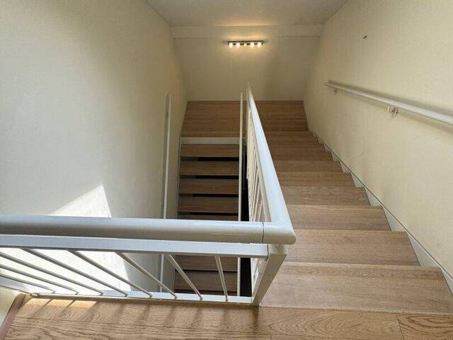 Immobilie in Michelhausen - Miethaus mit 2 neuwertigen Wohnungen im OG und 2 großen Garagen sowie Abstellräumen ebenerdig - Bild 4