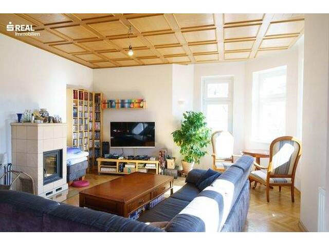 Immobilie in Gloggnitz - Liebevoll saniertes Jahrhundertwendehaus aus 1930, modernisiert 2009 - 4 Zimmer, Veranda, Keller, Terrasse auf 1.270m² Grund! - Bild 2