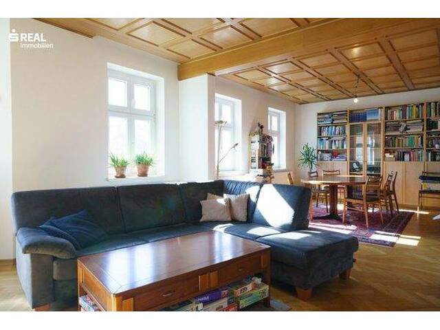 Immobilie in Gloggnitz - Liebevoll saniertes Jahrhundertwendehaus aus 1930, modernisiert 2009 - 4 Zimmer, Veranda, Keller, Terrasse auf 1.270m² Grund! - Bild 3