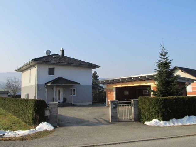 Immobilie in Oberhaag - * WOHNEN MIT STIL - EINFAMILIENHAUS MIT SONNIGER TERRASSE UND DOPPELGARAGE IN RUHELAGE * - Bild 0