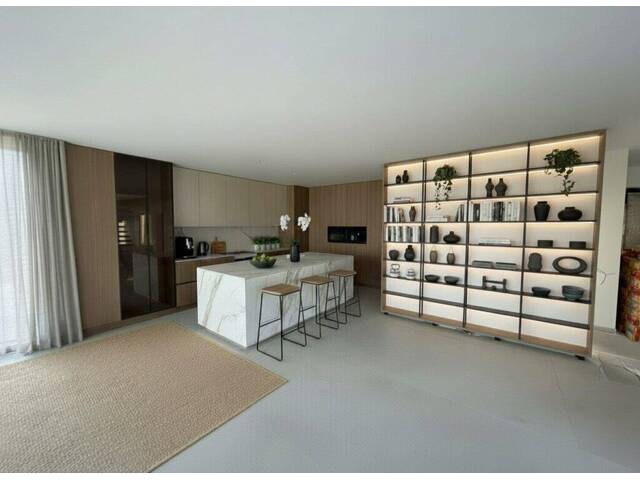 Immobilie in Königsbrunn im Weinviertel - Luxusvilla nahe Wien – 406 m² Wohnfläche | Share Deal möglich | Pool | Wellness | Aufzug | Weinbergblick - Bild 3