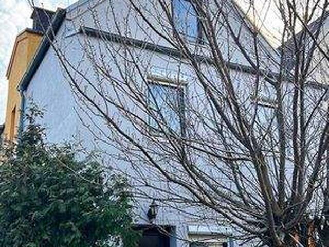 Immobilie in Gänserndorf - Traumhaftes Familienhaus / Eckreihenhaus mit großem Pool und Ausbaupotenzial in Gänserndorf Stadt Nähe S-Bahnhof - Bild 3