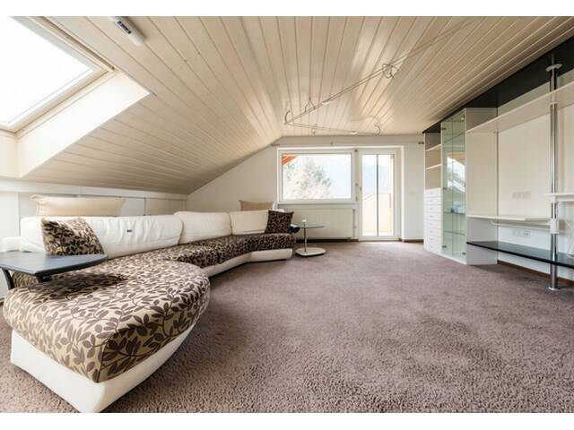 Immobilie in Thüringen - 2-Zimmer-Dachgeschoßwohnung mit wunderbarer Fernsicht - Bild 1