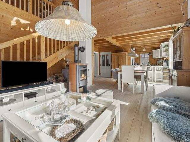 Immobilie in Ferlach - Wohnen wie im Urlaub: Schwedenhaus mit Pool, Galerie und großem Garten nahe Klagenfurt - Bild 1