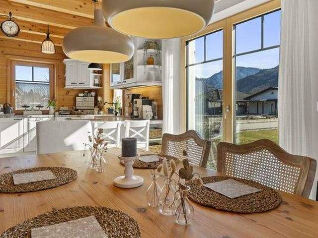 Immobilie in Ferlach - Wohnen wie im Urlaub: Schwedenhaus mit Pool, Galerie und großem Garten nahe Klagenfurt - Bild 2