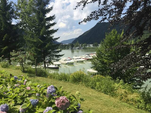 Immobilie in St. Agatha - Sanierungsbed. EFH in exklusiver Wohnlage direkt am Yachthafen | Baugenehmigung f. Neubau vorhanden - Bild 0