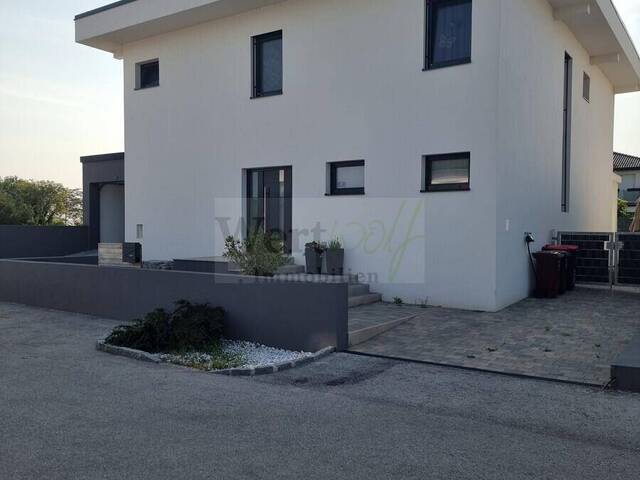 Immobilie in Günselsdorf - Modernes Einfamilienhaus in Grünruhelage mit Garten & Pool zu verkaufen! - Bild 1