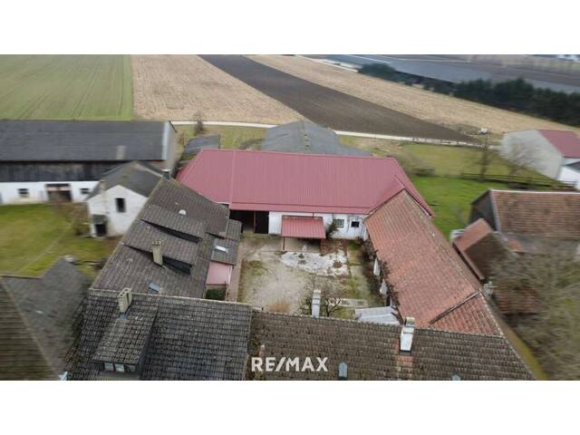 Immobilie in Buttendorf - Vierkanter mit großem Innenhof und vielseitigen Nutzungsmöglichkeiten in Buttendorf - Bild 4