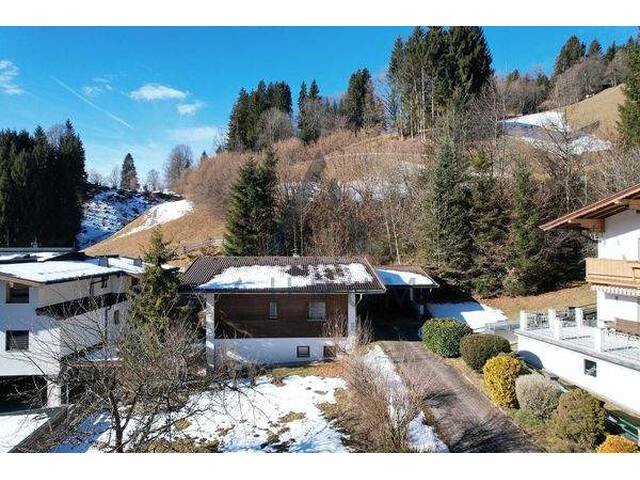 Immobilie in Brixen im Thale - Altbestand auf großem Grundstück in Hanglage - Bild 0