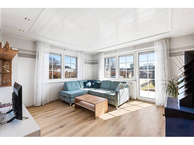 Immobilie in Hagenberg - Raus aus der Stadt- Rein in die Idylle. Bungalow mit Garten, Pool, Nebengebäuden und Ausbaupotenzial. - Bild 2