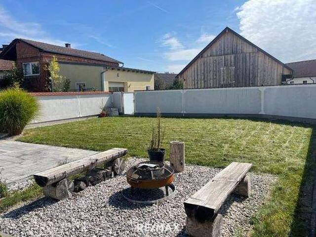 Immobilie in Sigharting - Großzügiges Familienhaus mit Pool in sonniger Lage - Bild 1