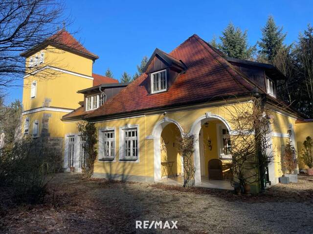 Immobilie in Schardenberg - Märchenhaftes Wohnen im kleinen Schloss - Einzigartiges Anwesen in Alleinlage in Schardenberg - Bild 1