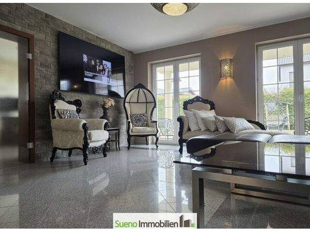 Immobilie in Marchtrenk - PREMIUM-Wohnhaus in Marchtrenk mit Doppelgarage, Balkon(e), Terrasse, Grillhaus, Keller! - Bild 1