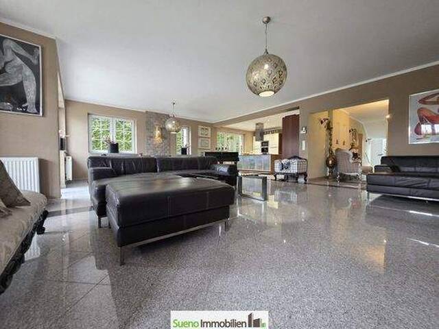 Immobilie in Marchtrenk - PREMIUM-Wohnhaus in Marchtrenk mit Doppelgarage, Balkon(e), Terrasse, Grillhaus, Keller! - Bild 3