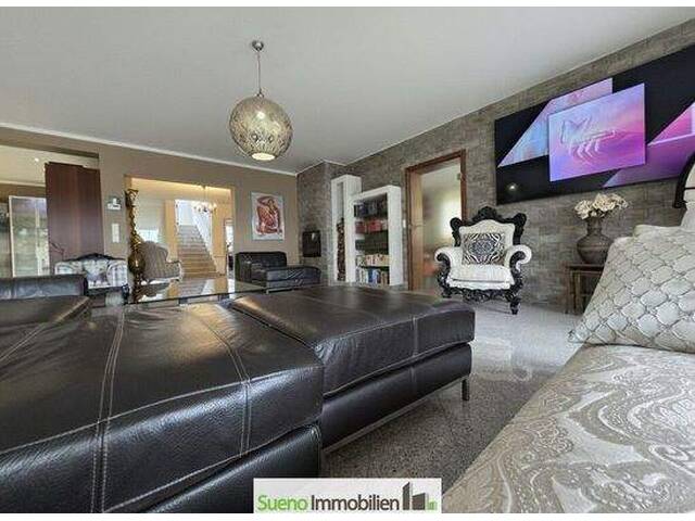 Immobilie in Marchtrenk - PREMIUM-Wohnhaus in Marchtrenk mit Doppelgarage, Balkon(e), Terrasse, Grillhaus, Keller! - Bild 4