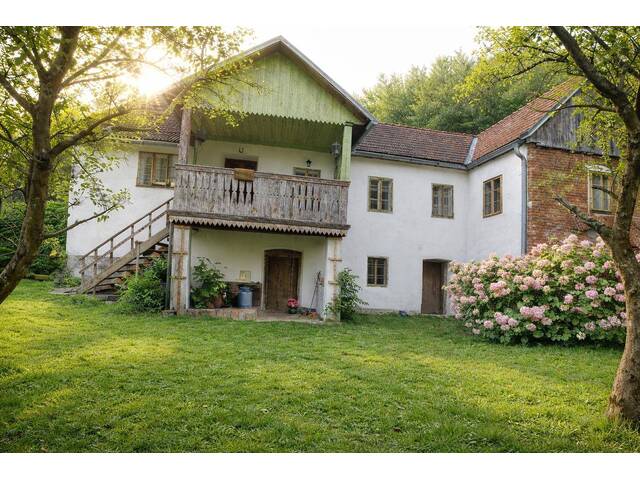 Immobilie in Thal - Unter 10min nach Graz: Landwirtschaft mit Eigenwald, Quellfassung und 38.000 m² Grund - Bild 0