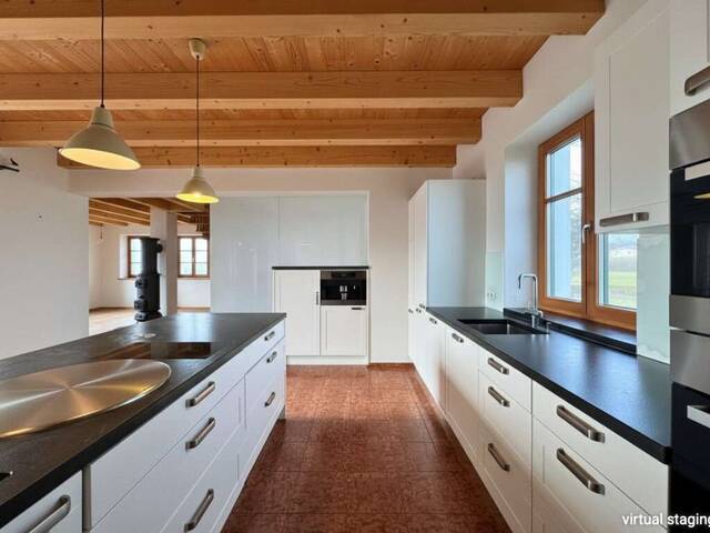 Immobilie in Neukirchen an der Enknach - Neuwertiges Landhaus-Juwel: Architektur mit Einliegerwohnung in idyllischer Bachlage | NEUKIRCHEN AN DER ENKNACH - Bild 3