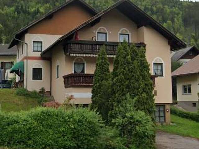 Immobilie in Lunz am See - Mehrfamilienhaus mit Geschäftslokal / Betriebsräumlichkeiten - Bild 0