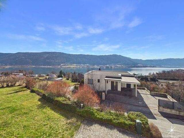 Immobilie in Stiegl - TRAUM SEEBLICK - großzügiges 11-Zimmer-Haus in Stiegl/Steindorf am Ossiachersee mit 2 Balkonen, 2 Terrassen. - Bild 2