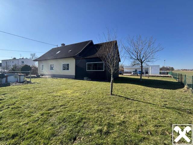 Immobilie in Oftering - Wohnhaus mit tollem Grundstück im Ortszentrum - Bild 0