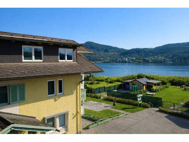 Immobilie in Krumpendorf - Gepflegtes Appartementhaus direkt am Wörthersee inklusive Panoramaseeblick sowie Badesteg und Bootsunterstand - Bild 4