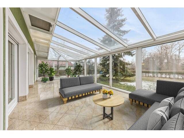 Immobilie in Margarethen am Moos - Elegantes Landhaus mit prachtvollem Garten und Teich im Umland von Wien - Bild 3