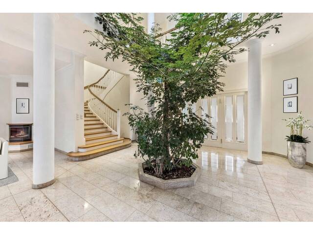 Immobilie in Margarethen am Moos - Elegantes Landhaus mit prachtvollem Garten und Teich im Umland von Wien - Bild 4