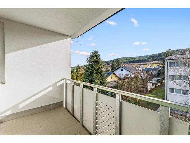 Immobilie in Markt Piesting - Helle 3-Zimmer-Dachgeschosswohnung mit Loggia in Ruhelage - Bild 1