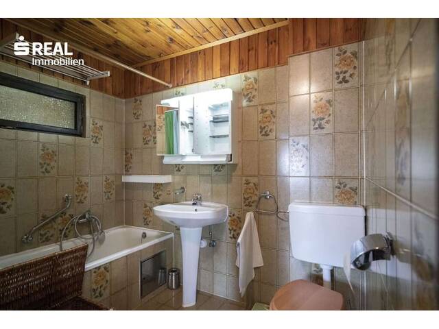 Immobilie in Trausdorf an der Wulka - Gemütlicher Ferienbungalow mit feinen Details - 51m² plus überdachte Terrasse, Carport und gepflegtem Garten! - Bild 3