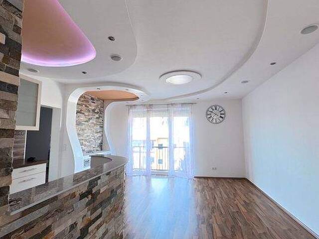 Immobilie in Haid - Sanierte Wohnung in Haid mit perfekter Anbindung - ideal für Eigennutzer & Anleger - Bild 1