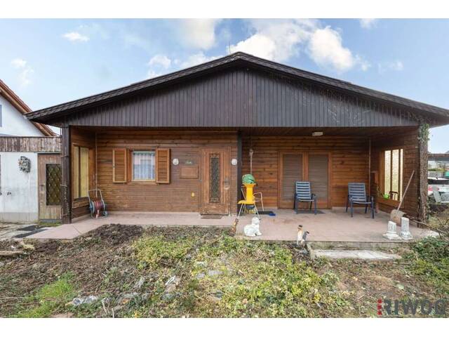 Immobilie in Matzendorf - LEBEN WIE DAMALS - ENTZÜCKENDES WEEKENDHAUS II VIEL POTENZIAL II SCHÖNER GARTEN II GARAGE II RUHIGE SIEDLUNGSLAGE II NÄHE FELIXDORF - Bild 0