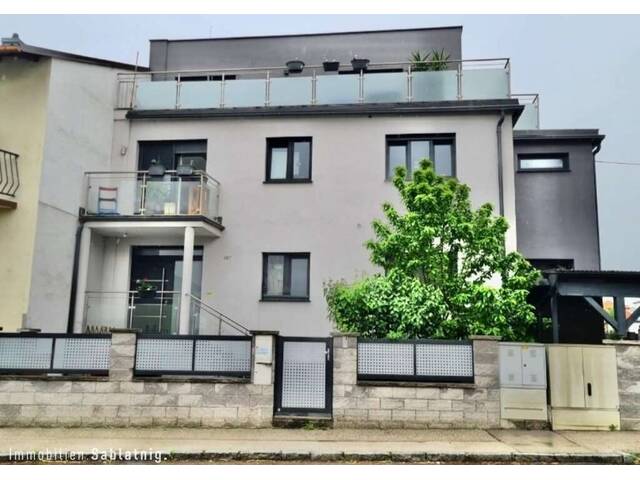 Immobilie in Moosbrunn - Wohnoase in Moosbrunn: Gepflegtes Haus mit Garten, Pool und mehreren Terrassen! - Bild 0