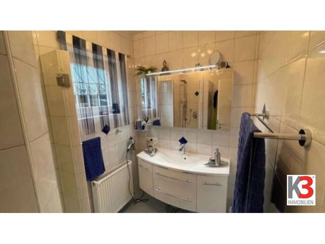 Immobilie in Seeham - K3 - Wohnen und Arbeiten unter einem Dach in unmittelbarer Seenähe! Interessante Liegenschaft mit Gewerbe- und Wohneinheit! - Bild 4