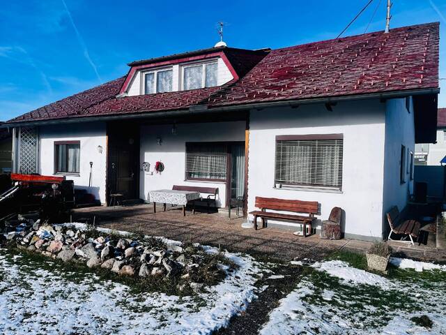 Immobilie in Oberweis - ROHDIAMANT MIT WEITBLICK - GROSSZÜGIGES EINFAMILIENHAUS MIT AUSBAUPOTENZIAL IN LAAKIRCHEN / OBERWEIS - Bild 2