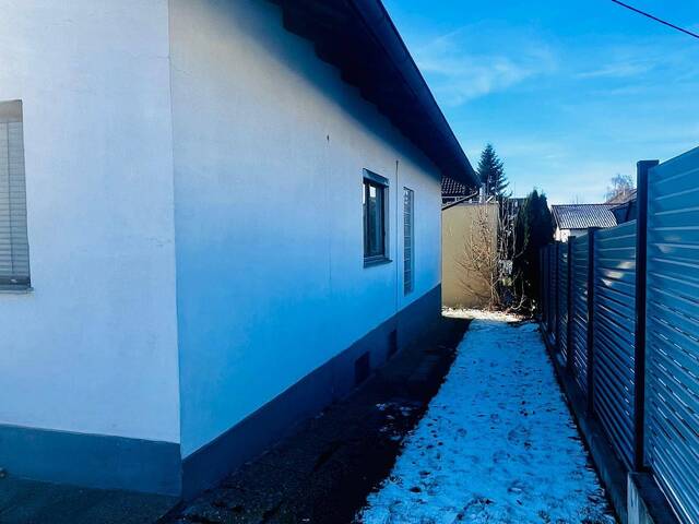 Immobilie in Oberweis - ROHDIAMANT MIT WEITBLICK - GROSSZÜGIGES EINFAMILIENHAUS MIT AUSBAUPOTENZIAL IN LAAKIRCHEN / OBERWEIS - Bild 3