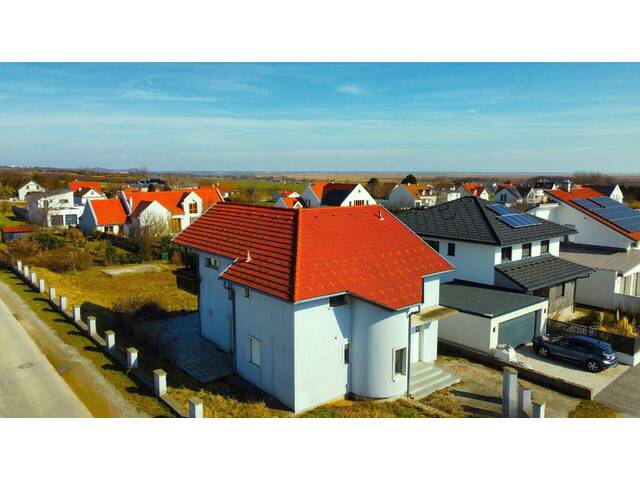 Immobilie in Purbach am Neusiedler See - Wohnen am Neusiedler See: Perfekt für Familien mit großem 849m² Grundstück - Bild 0