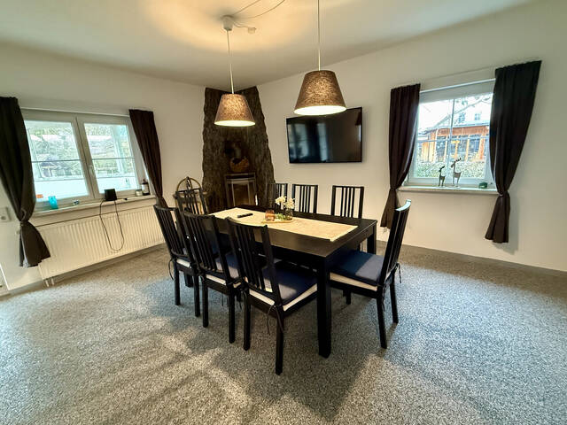 Immobilie in Meiningen - Frisch saniertes, familienfreundliches Wohnhaus inkl. großer Garage mit Hebebühne in guter Lage in Meiningen! - Bild 0