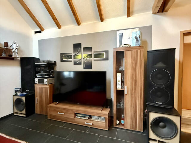 Immobilie in Meiningen - Frisch saniertes, familienfreundliches Wohnhaus inkl. großer Garage mit Hebebühne in guter Lage in Meiningen! - Bild 3