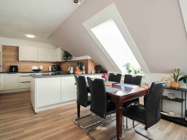 Immobilie in Hausleiten - Wohnqualität in Hausleiten - modernisierte Dachgeschoßwohnung mit großem Gemütlichkeitsfaktor - Bild 2