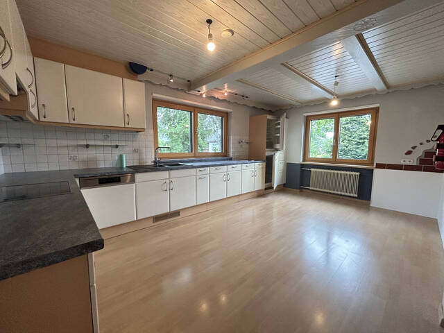 Immobilie in Meiningen - (5) Zimmer-Wohnung | Meiningen | renoviert | Balkon | Garagenplatz - Bild 4