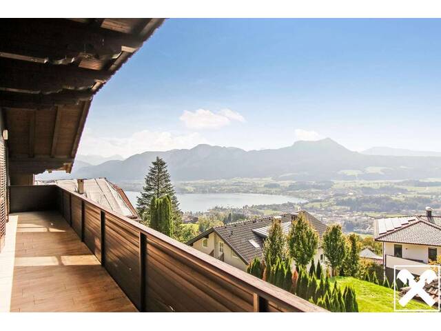 Immobilie in Tiefgraben - Logenplatz über dem Mondsee – großzügiges Wohnhaus mit Panorama und vielseitigem Potenzial - Bild 0