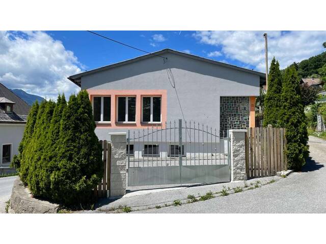 Immobilie in Ferndorf - Ausbaufähiges Wohn-/ oder Geschäftshaus in guter zentraler Lage - Bild 0