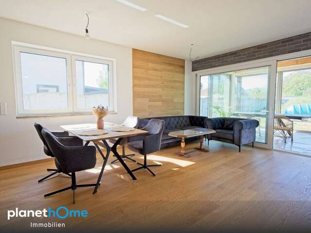 Immobilie in Frauenkirchen - Charmanter Bungalow in Frauenkirchen – mit beheiztem Wintergarten & Kamin - Bild 2