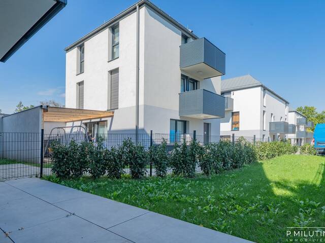 Immobilie in Vösendorf - Vösendorf++ Erstbezug++Moderne Doppelhaushälfte für Jungfamilien mit großzügiger Außenfläche 2 Gärten + 2 Terrassen + 4 Balkone++ Gesamtnutzfläche: ca. 240 m² - Bild 0