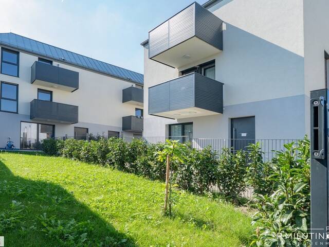 Immobilie in Vösendorf - Vösendorf++ Erstbezug++Moderne Doppelhaushälfte für Jungfamilien mit großzügiger Außenfläche 2 Gärten + 2 Terrassen + 4 Balkone++ Gesamtnutzfläche: ca. 240 m² - Bild 1