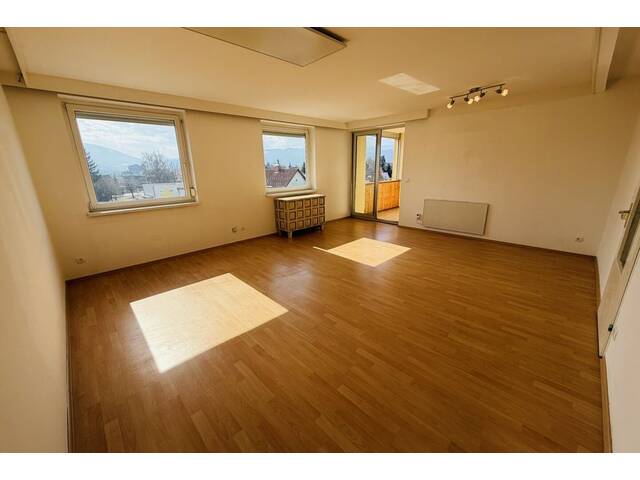 Immobilie in Zeltweg - Zeltweg: Sonnendurchflutete 3-Zimmer-Wohnung mit Südloggia und herrlicher Aussicht + Garage - Bild 3